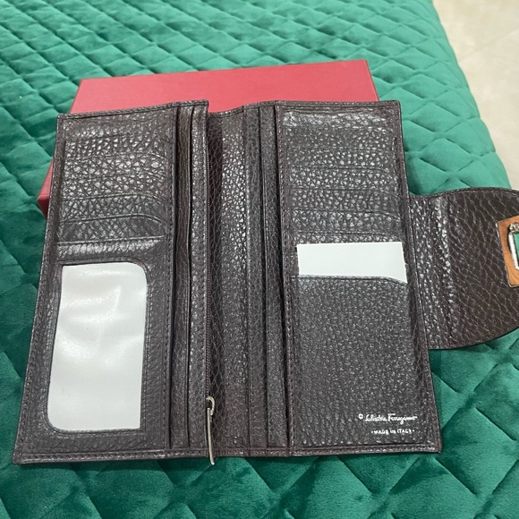 Salvador Ferragamo leather wallet - Picture 5 of 9